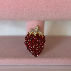 Swarovski Sparkling Ruby Glass Crystal Strawberry Vintage Figural Pin Brooch